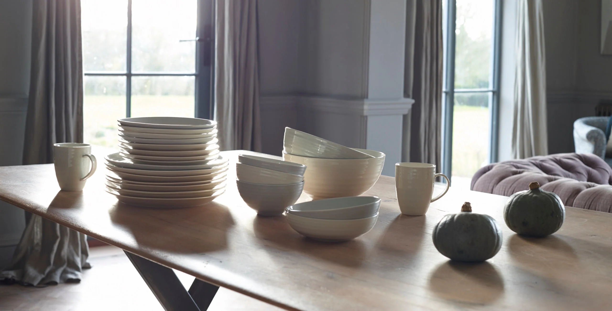 Daniel Smith Serving Bowl - Ivory - Image 2