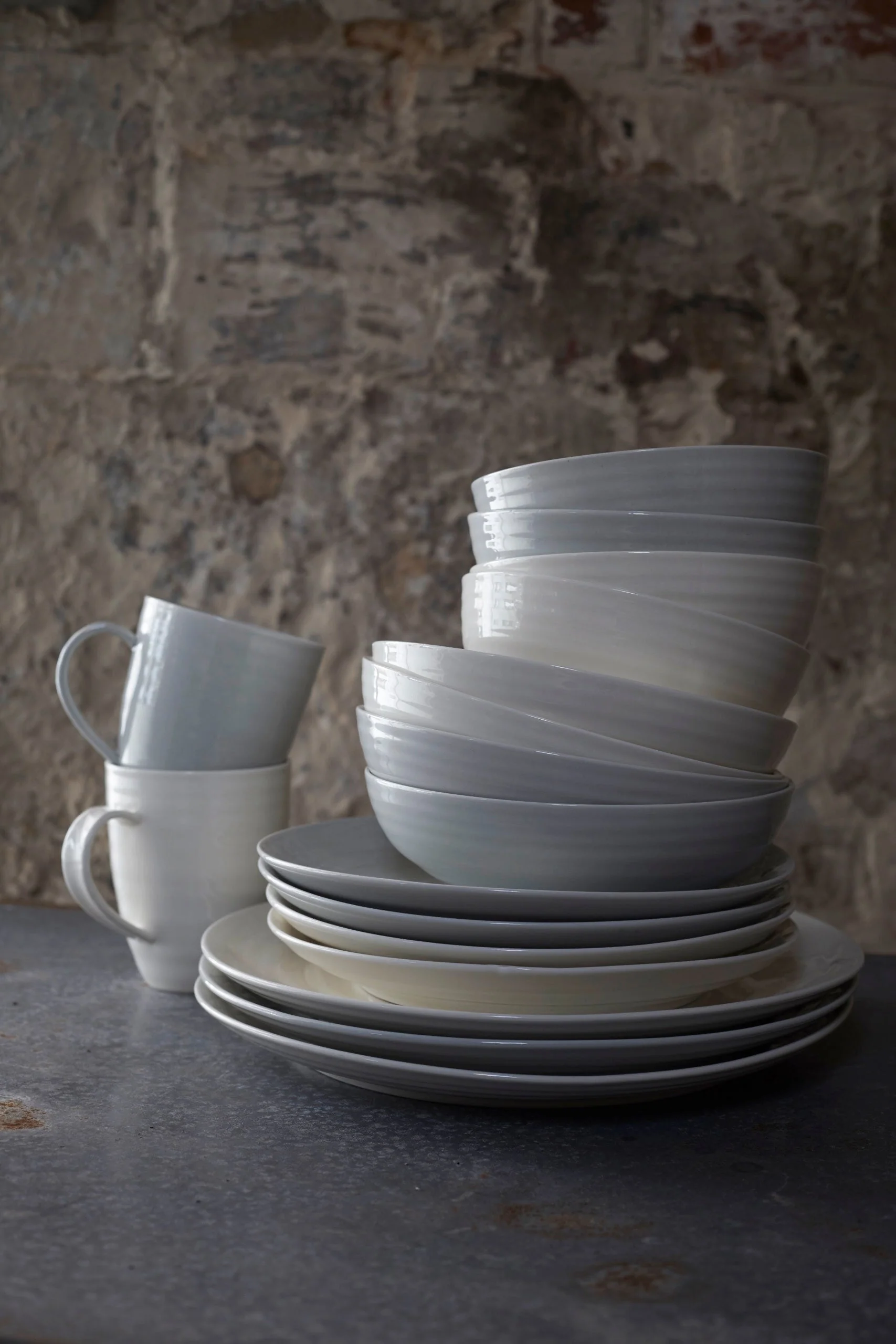 Daniel Smith Serving Bowl - Ivory - Image 5
