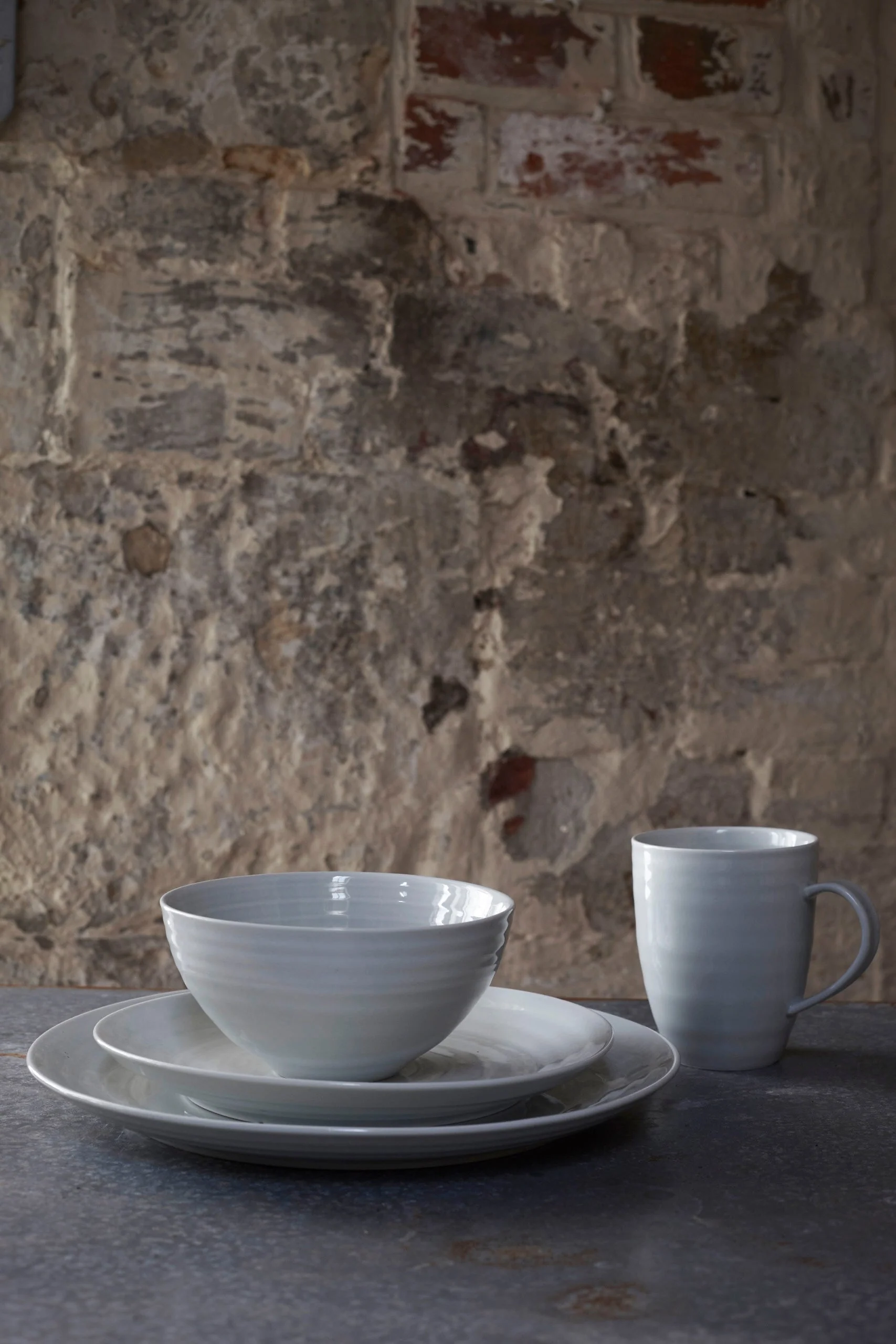 Daniel Smith Serving Bowl - Smoke - Image 3