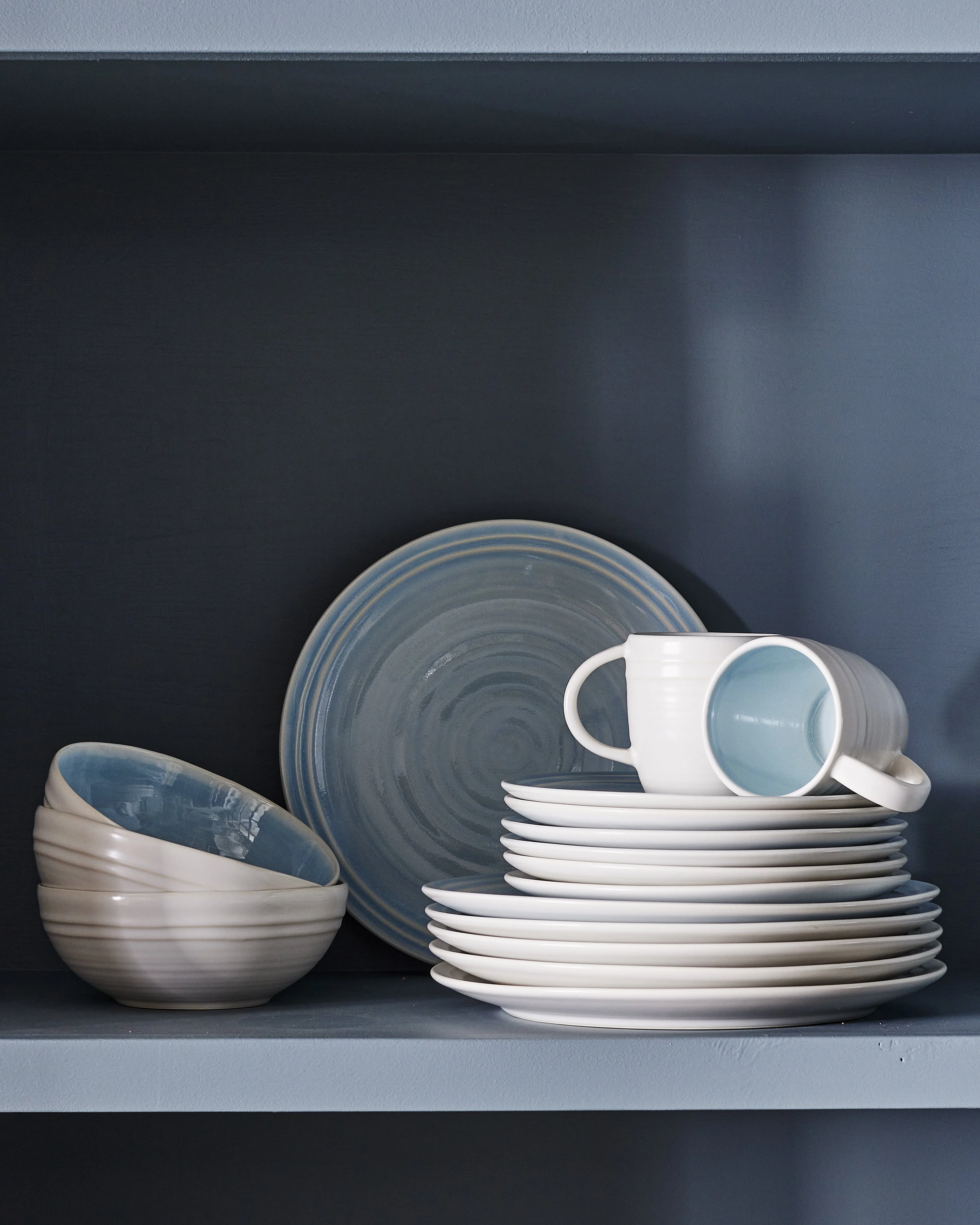 Lines 16-piece Place Setting- White/Blue - Image 8