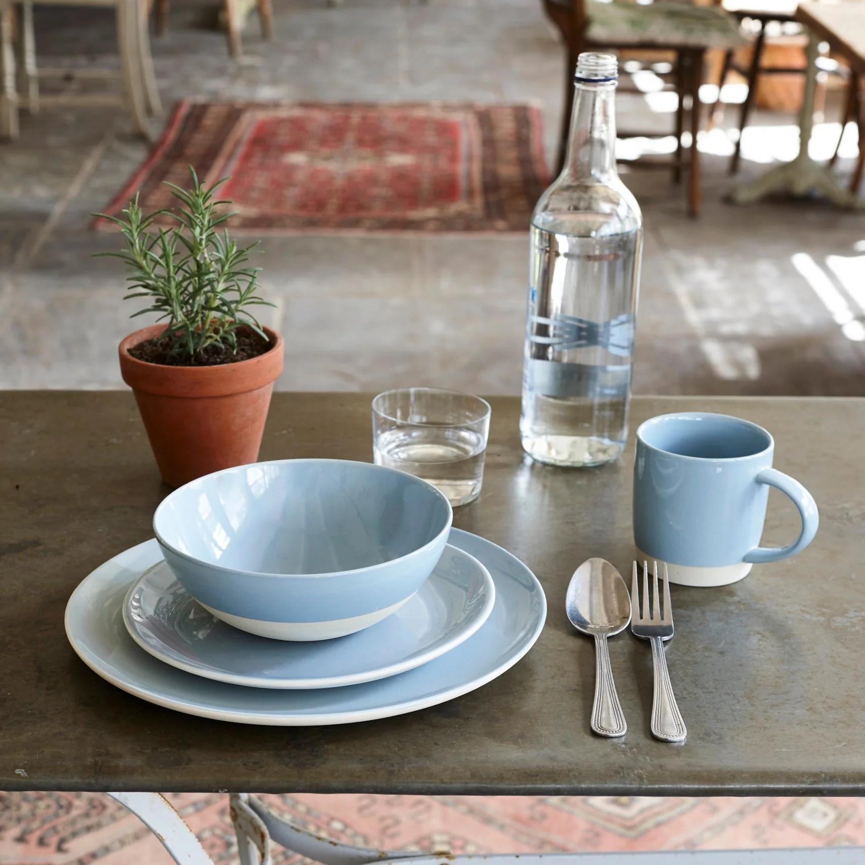 Shell Bisque 16-piece place setting - Blue - Image 6