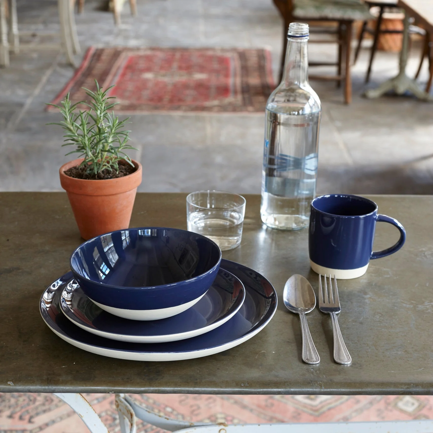 Shell Bisque 4-piece place setting - Indigo - Image 5