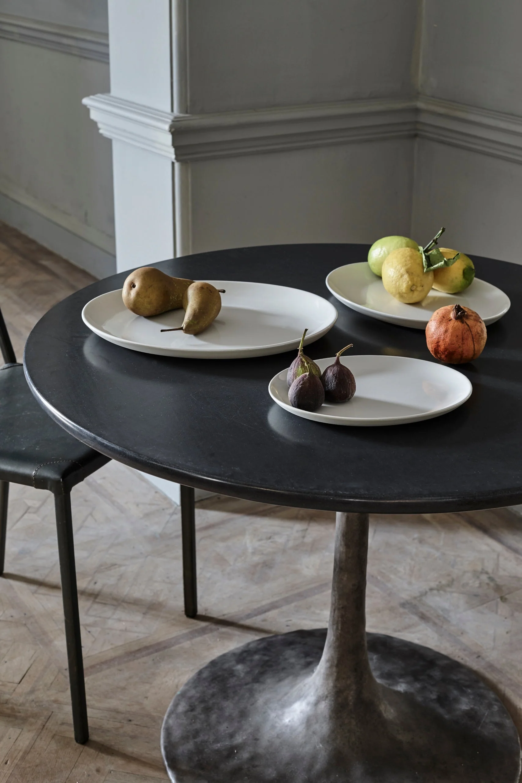 Shell Bisque Medium Oval Plate- Grey- Set of 4 - Image 9