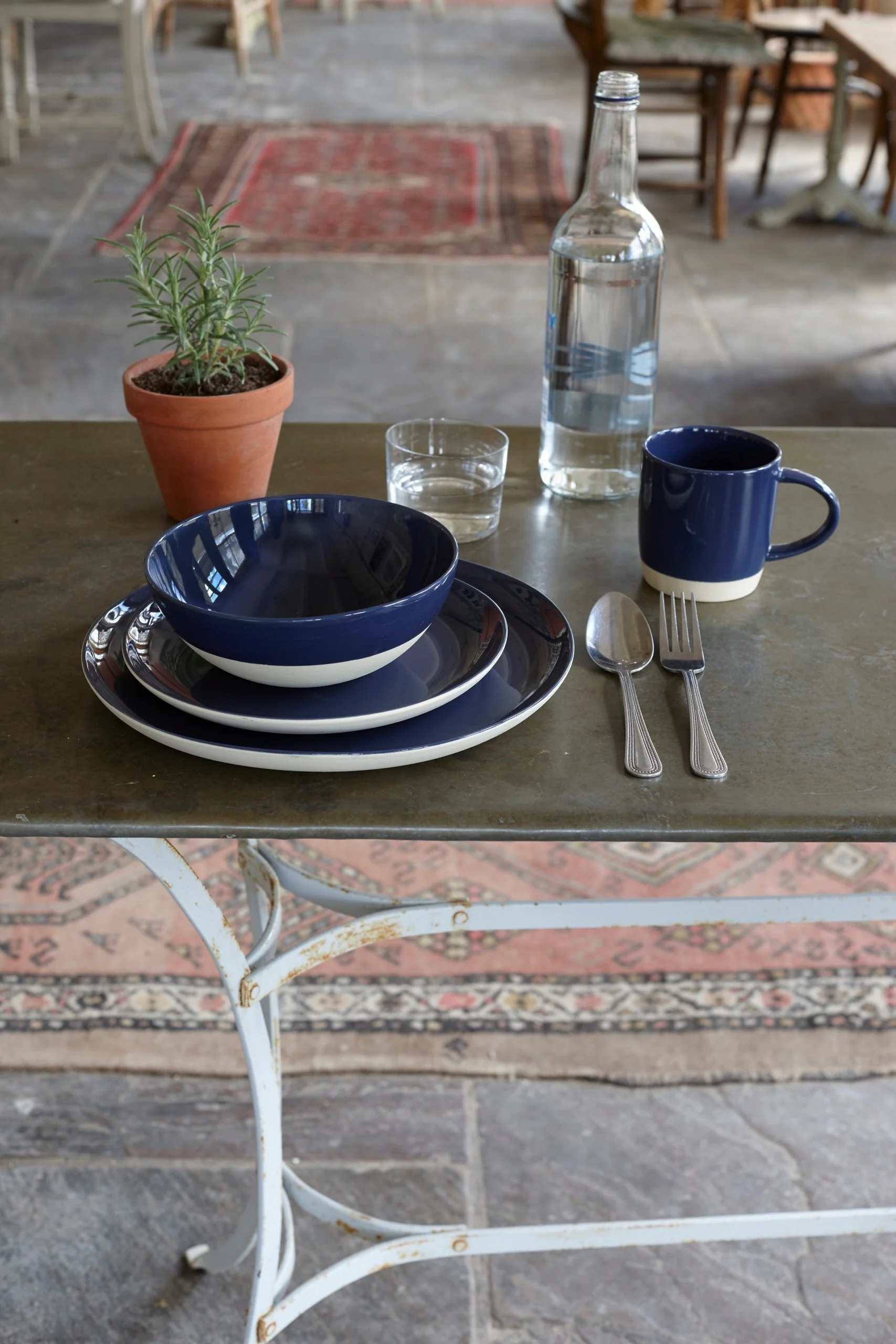 Shell Bisque Salad Plate Indigo - Set of 4 - Image 4
