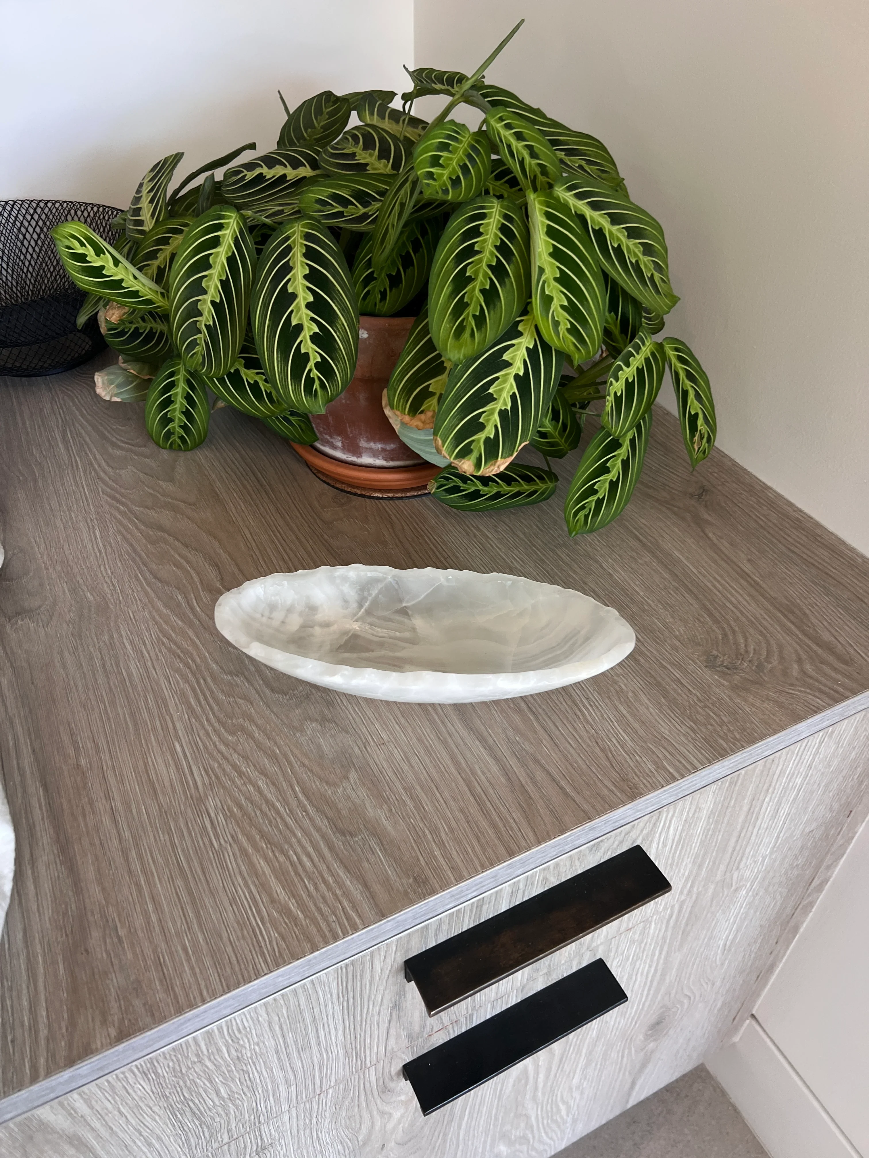 Small White Onyx Oval Bowl - Image 2