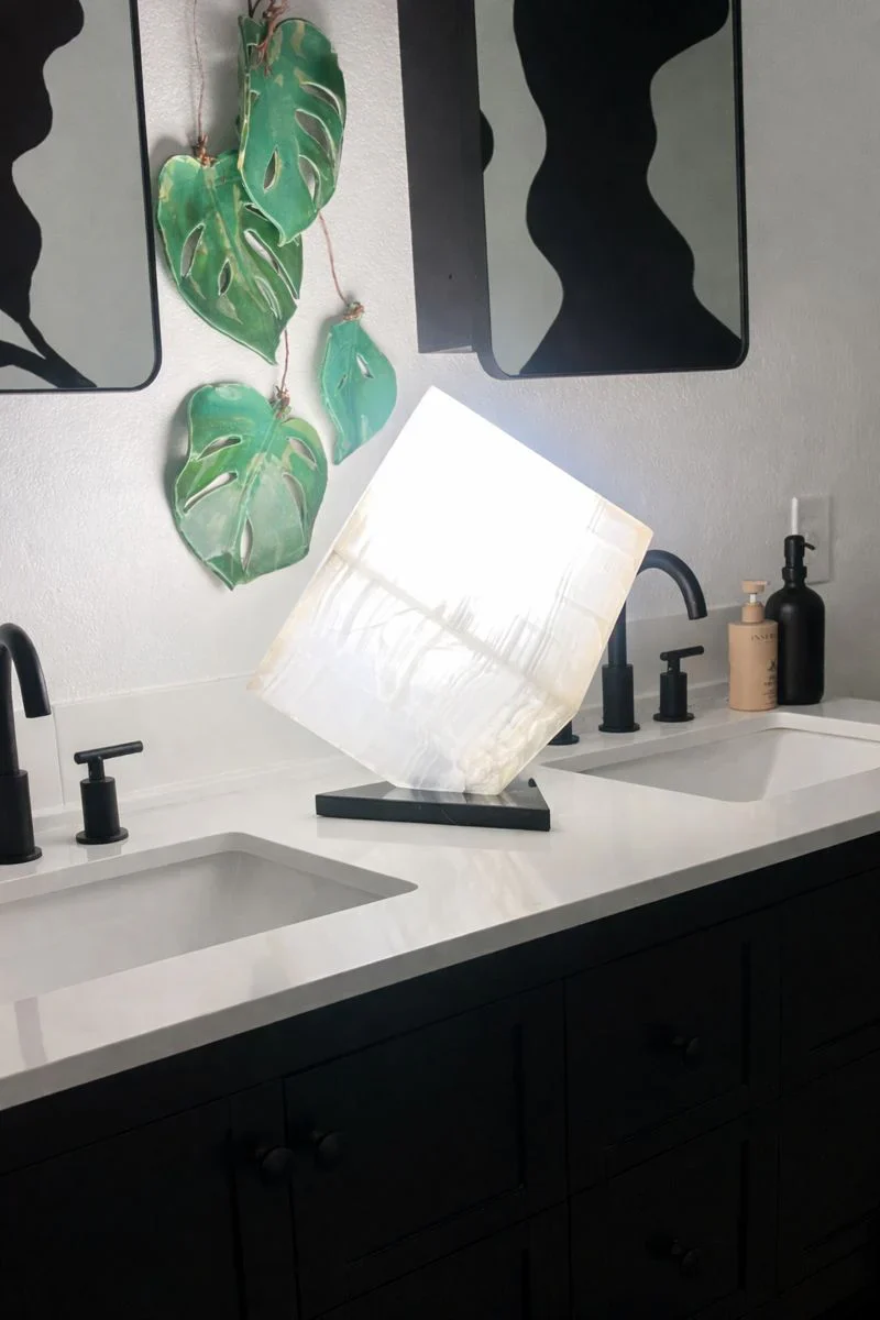 10" White Onyx Prism Cube Lamp - Image 2